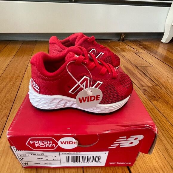 New balance sneakers new in box size infant 2 wide - Picture 3 of 9